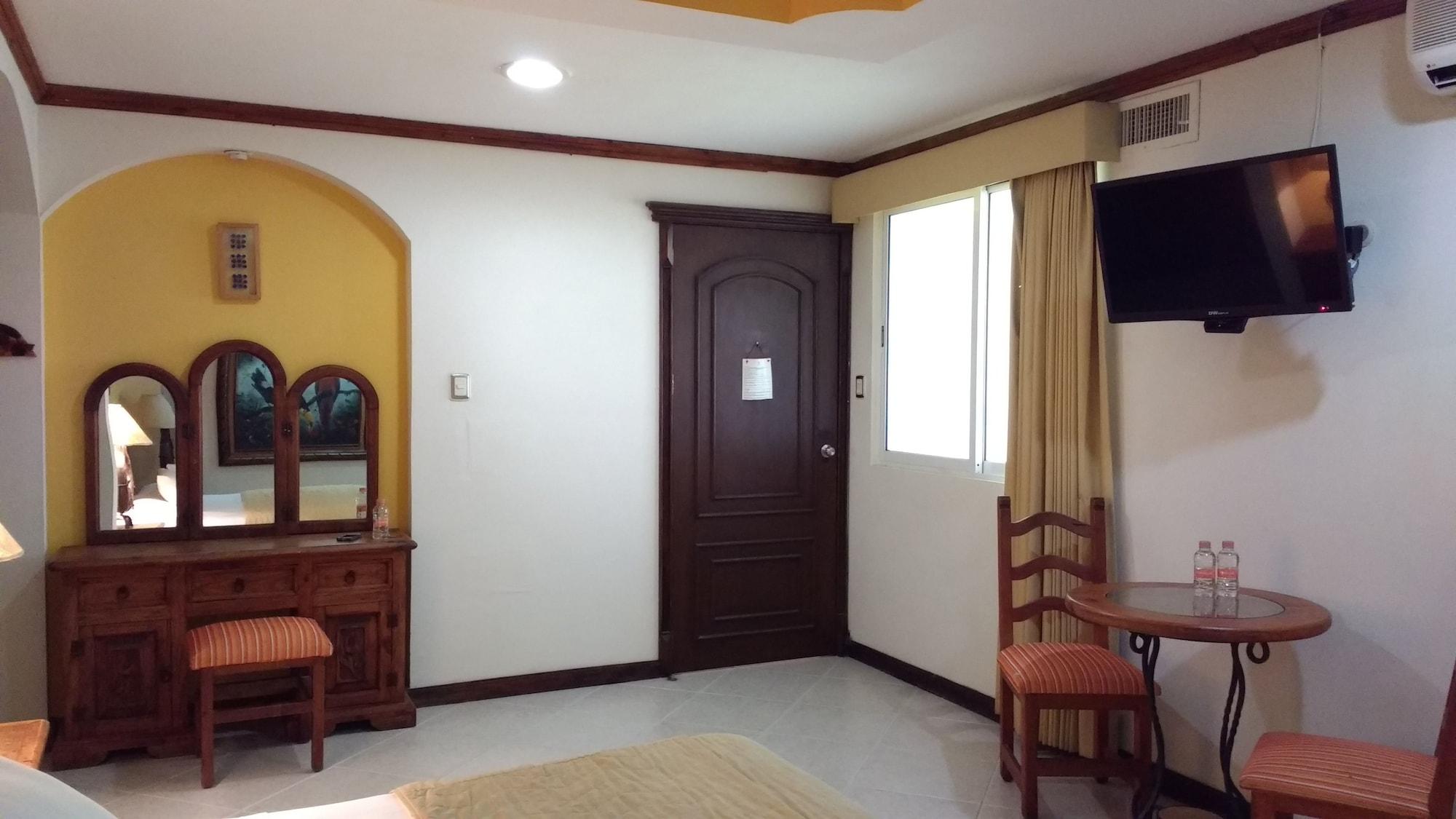 Suites Flamboyanes ميريدا المظهر الخارجي الصورة