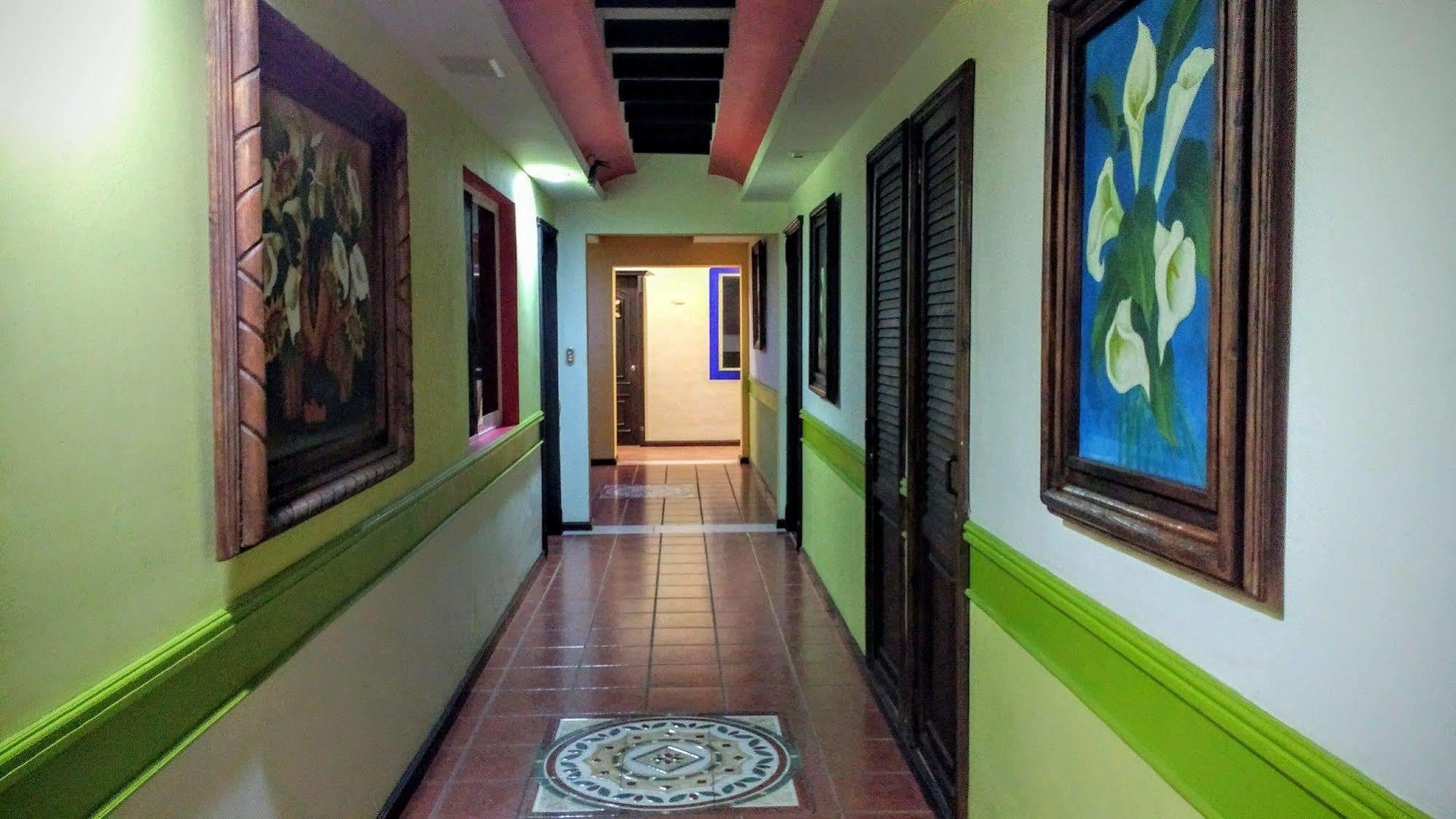 Suites Flamboyanes ميريدا المظهر الخارجي الصورة