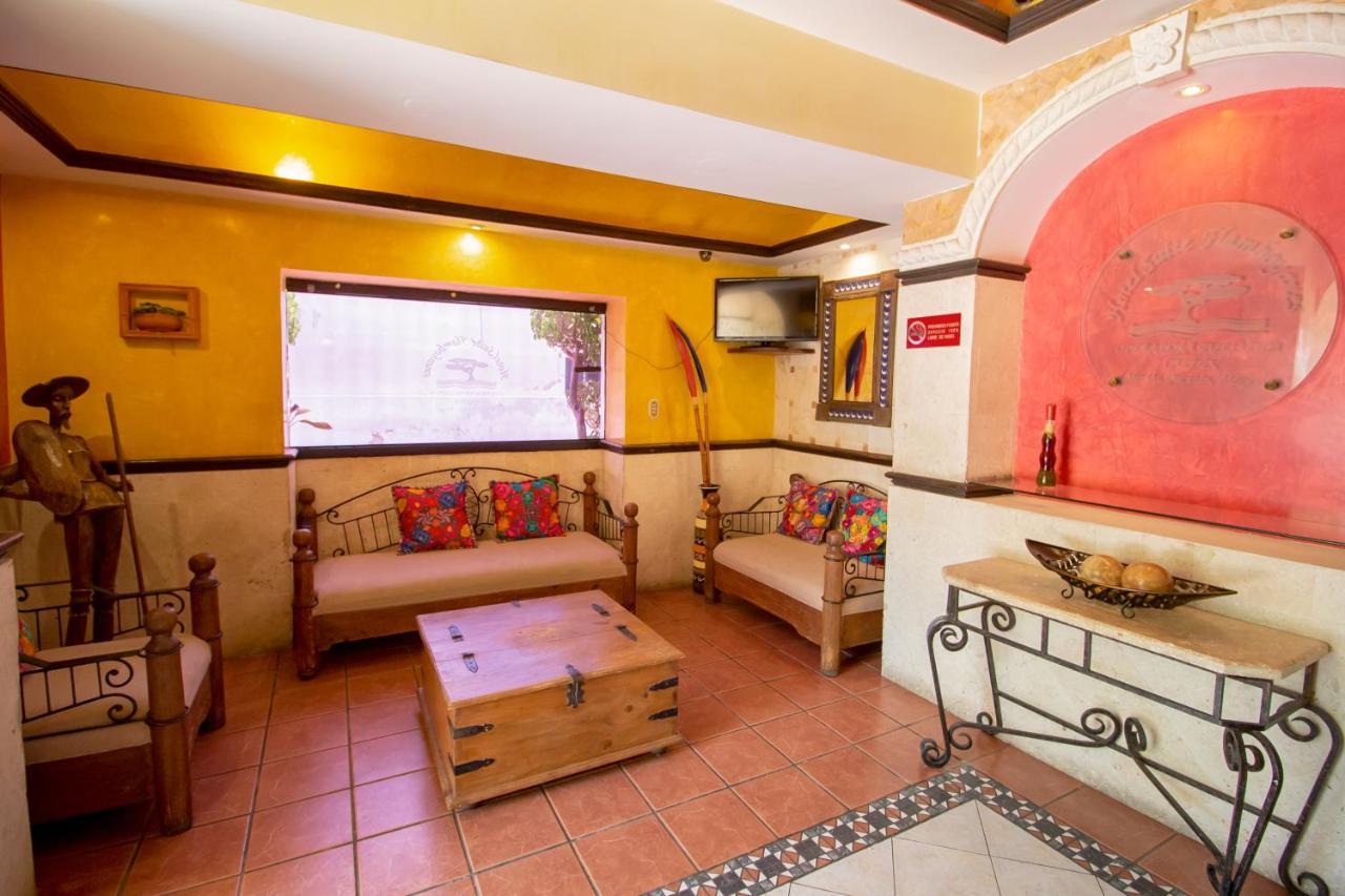 Suites Flamboyanes ميريدا المظهر الخارجي الصورة